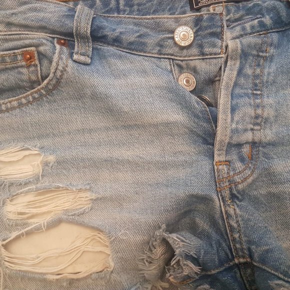 Abercrombie & Fitch Low Rise Boyfriend Shorts - Picture 3 of 4